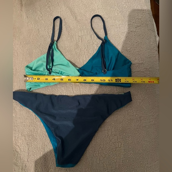 Mink Pink Never Worn - new without tags two tone blue bikini w/adjustable straps - Picture 5 of 9
